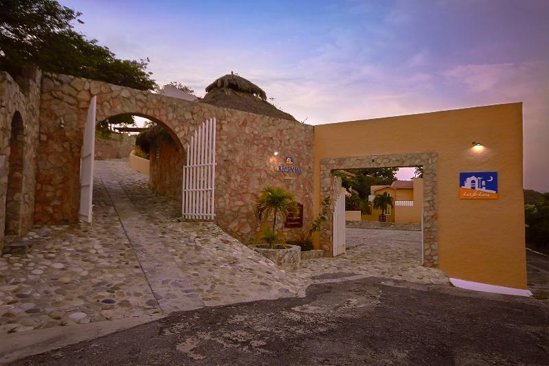 Villas & Resort Luz De Luna Santa Cruz Huatulco Exterior foto